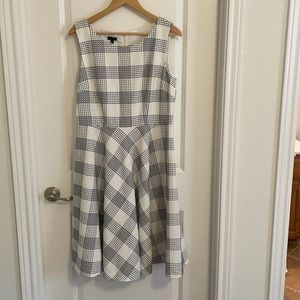 Talbots black and white dress. Size 10.